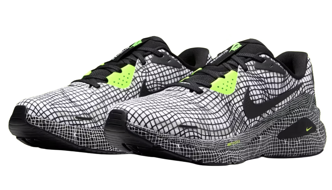 Nike Structure 26 “Black/Volt”